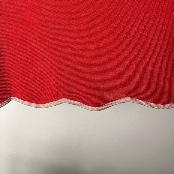 Scalloped edge cropped tank - Picture 4 of 5